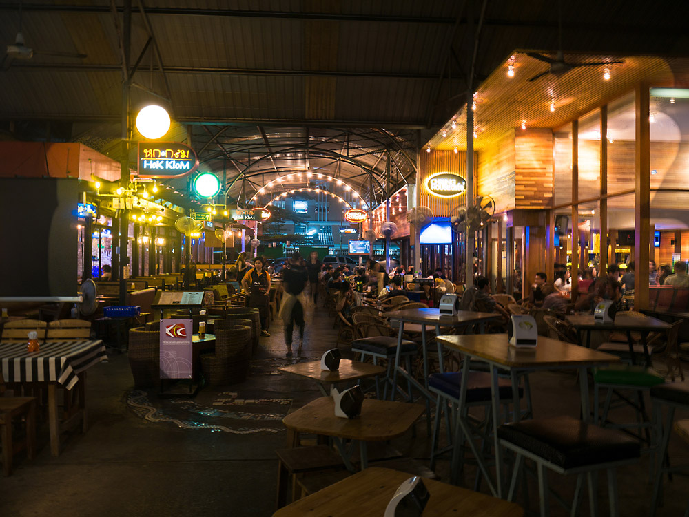 Coco Walk Ratchathewi | night food markets in Bangkok | Bangkok Food Tours