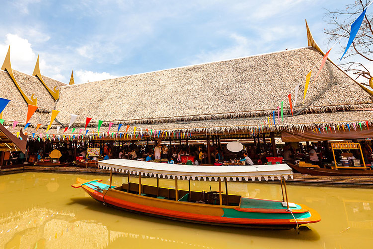 #4 Thing To Do in Ayutthaya – Ayuthaya Floating Market