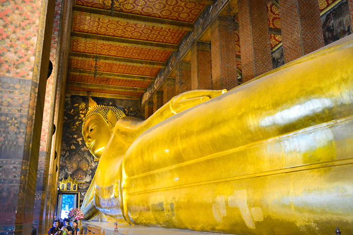 Reclining Buddha of Wat Pho | Bangkok in 3 days | Bangkok Food Tours
